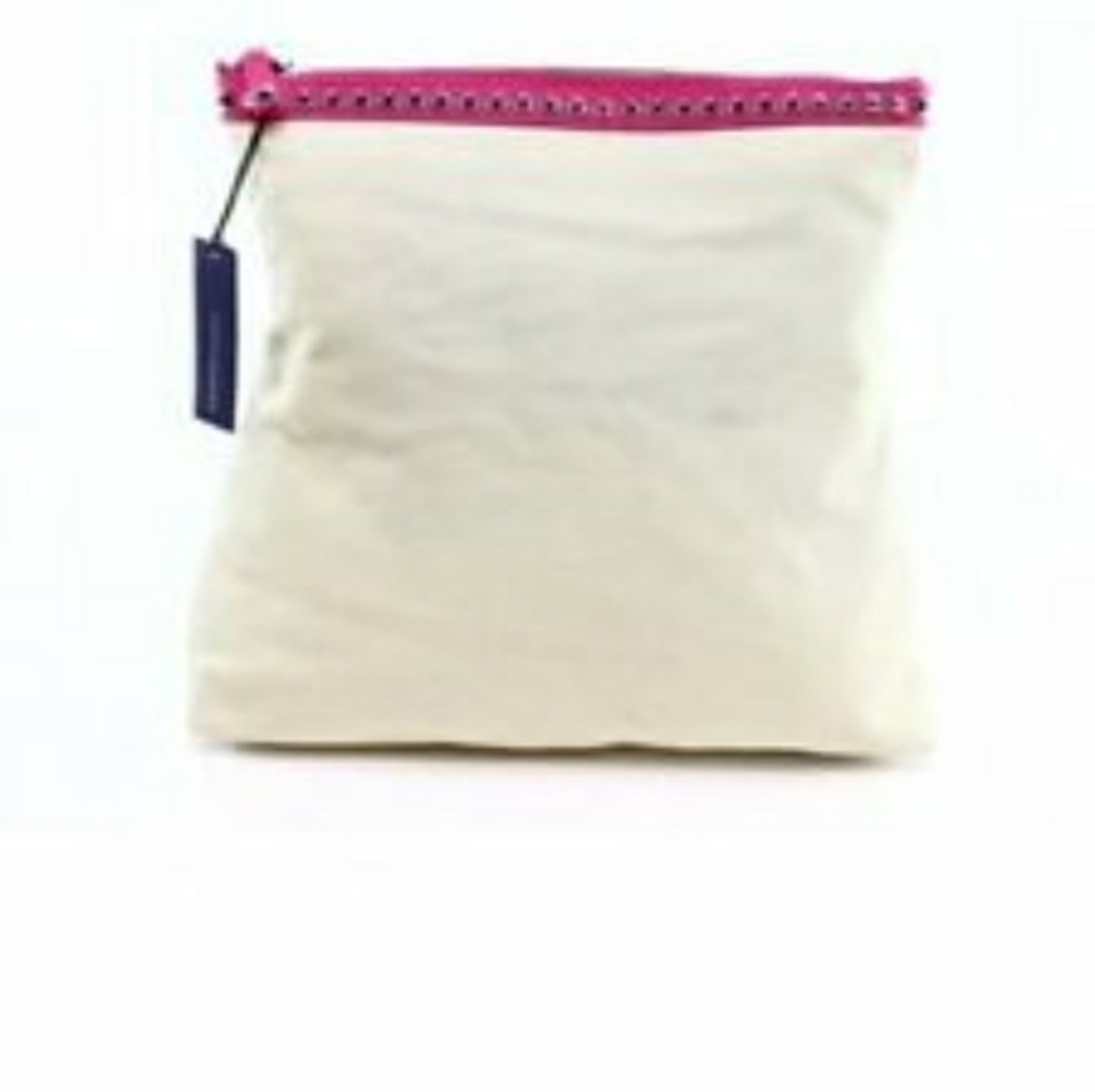 💥FREEW/$150Rebecca Minkoff NWT studded clutch